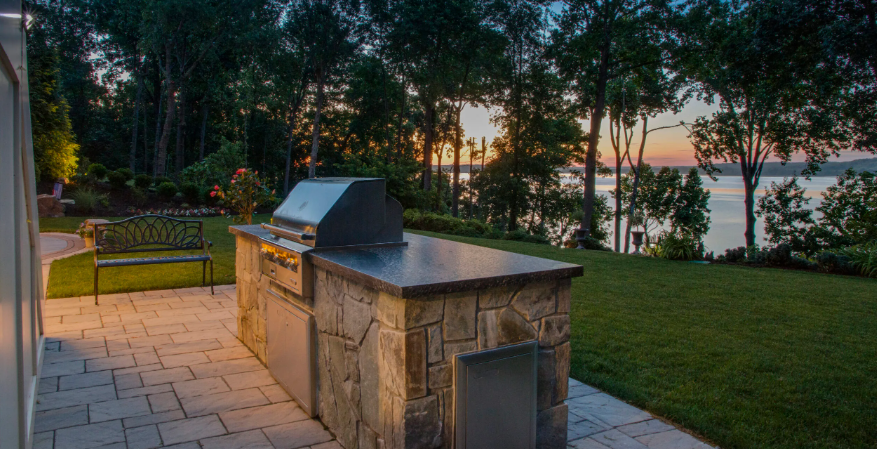 Outdoor kitchen builders near me
