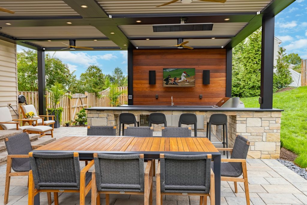 High End Outdoor Living Spaces Trends